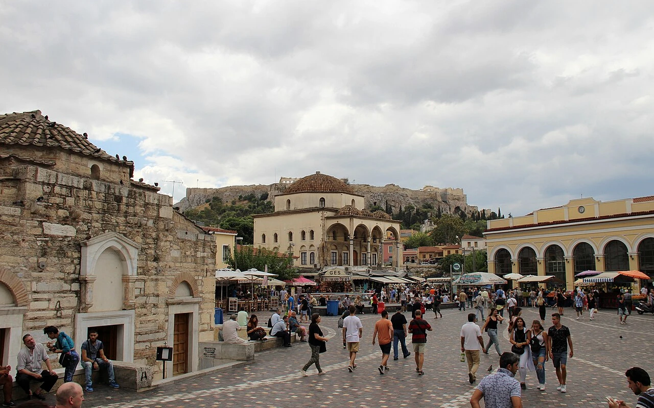 Location context: Athens, Greece