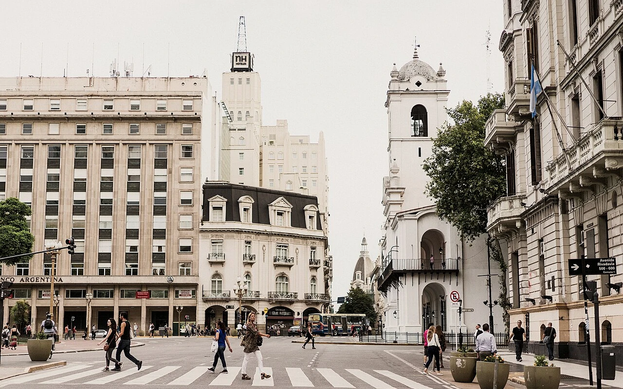Location context: Buenos Aires, Argentina