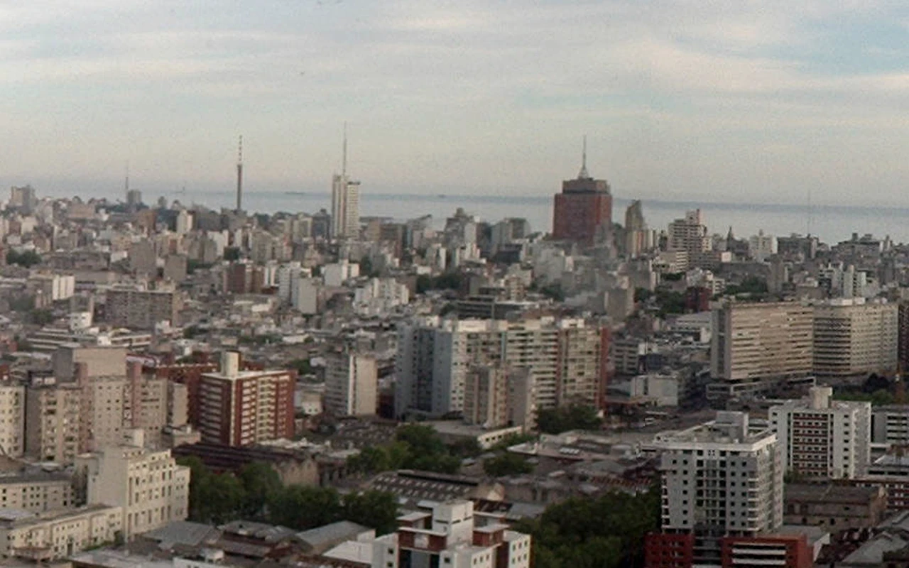Location context: Montevideo, Uruguay